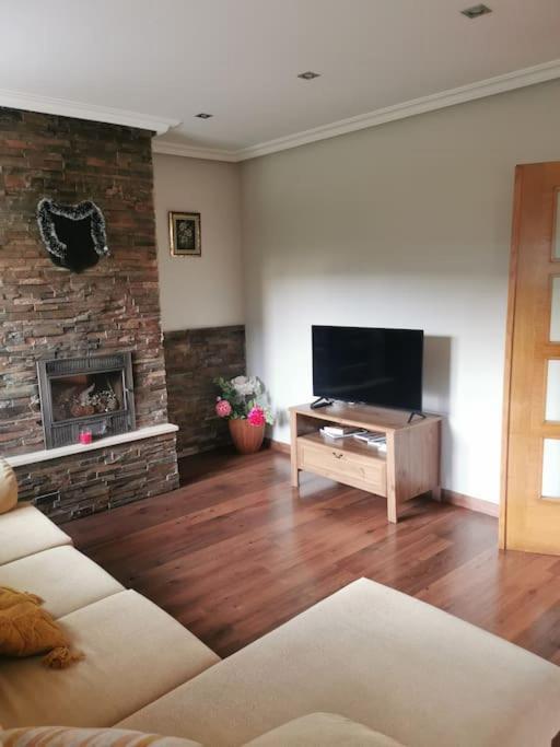 Casa Con Finca En Oviedo El Casero Dış mekan fotoğraf